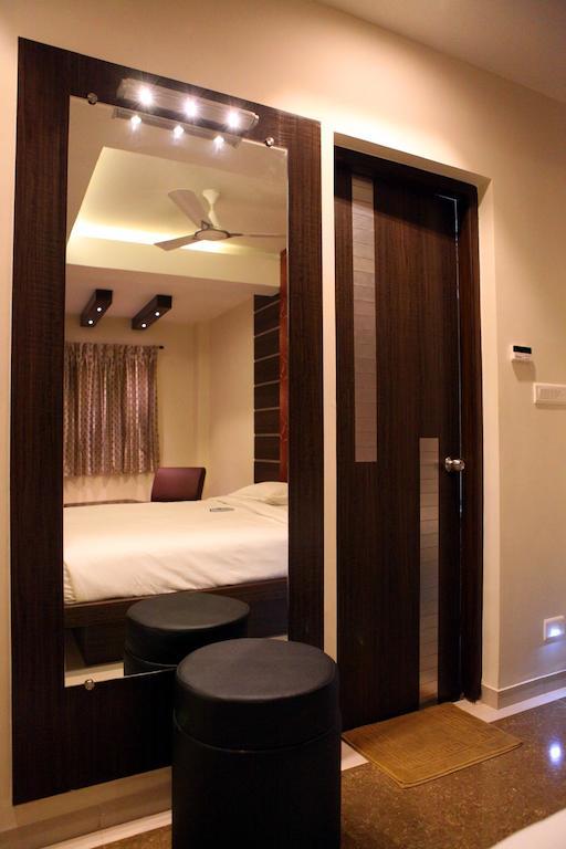 Hotel Sbs Grand Coimbatore Esterno foto