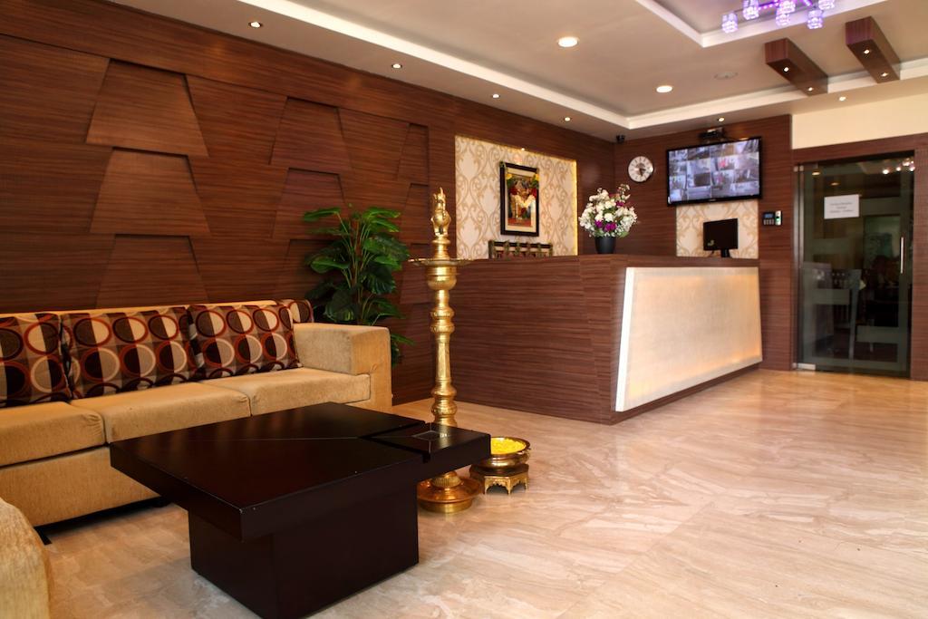 Hotel Sbs Grand Coimbatore Esterno foto