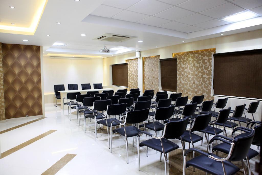 Hotel Sbs Grand Coimbatore Esterno foto