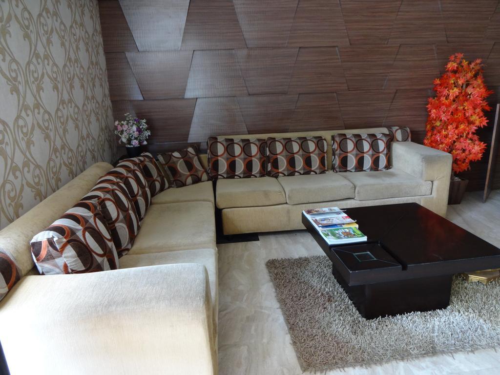 Hotel Sbs Grand Coimbatore Esterno foto