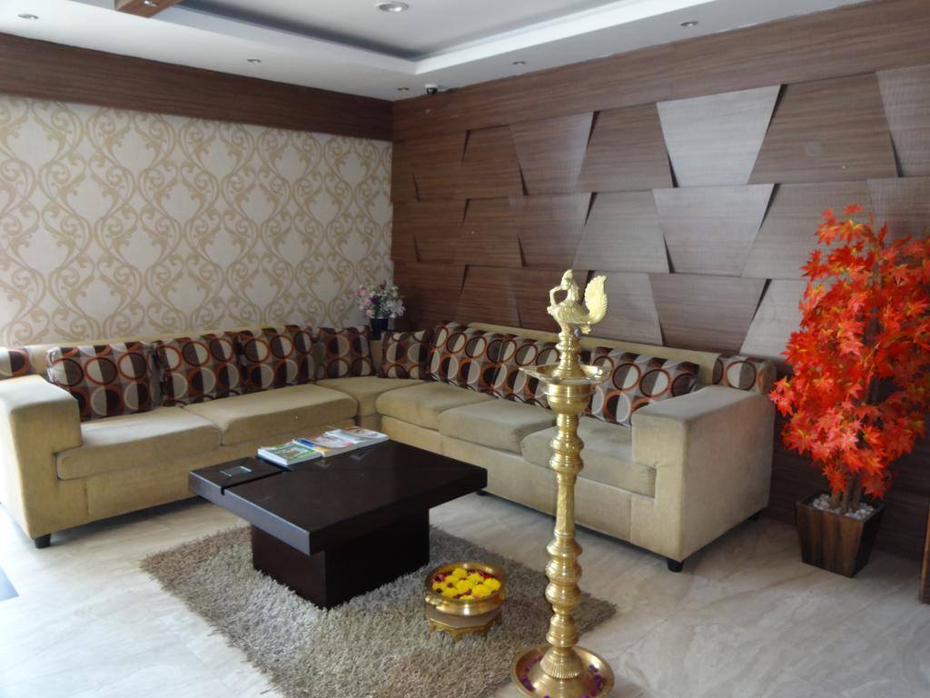 Hotel Sbs Grand Coimbatore Esterno foto