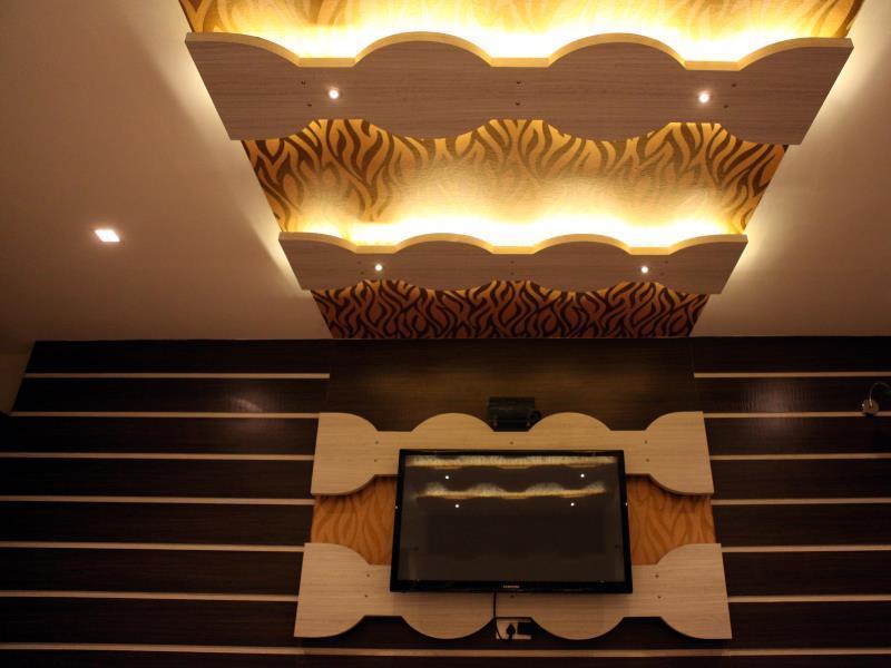 Hotel Sbs Grand Coimbatore Esterno foto