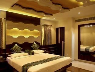 Hotel Sbs Grand Coimbatore Esterno foto