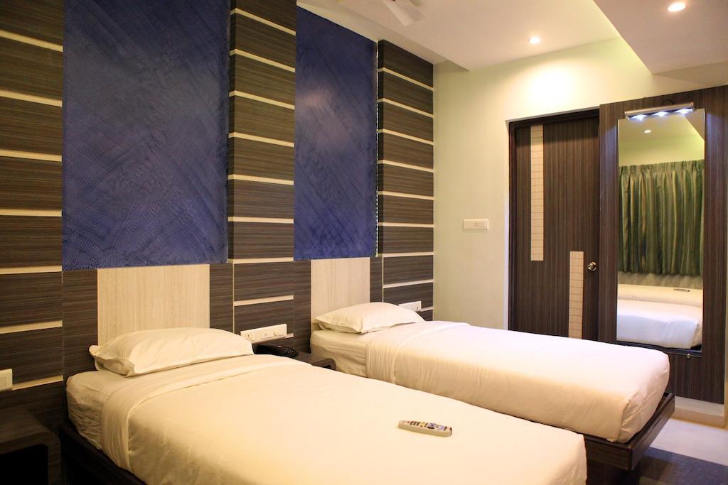 Hotel Sbs Grand Coimbatore Esterno foto