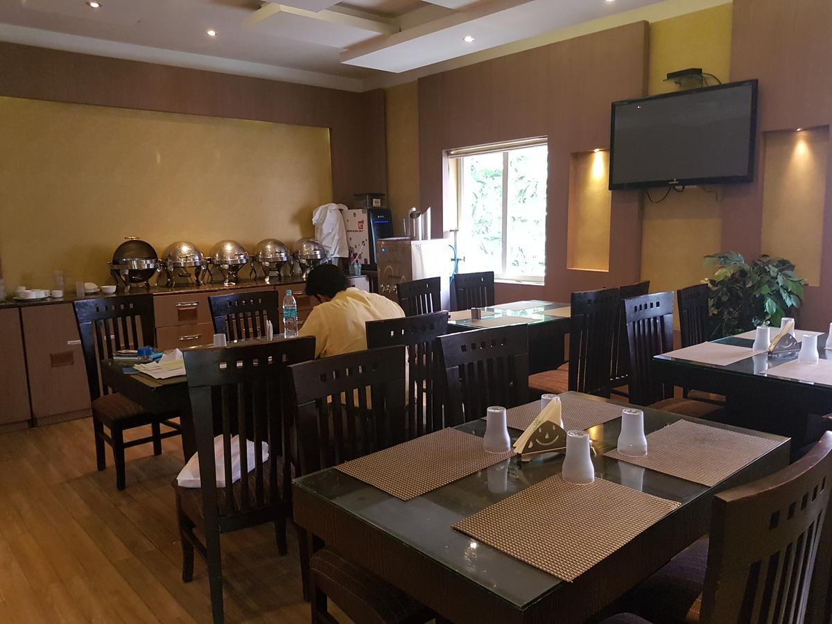 Hotel Sbs Grand Coimbatore Esterno foto