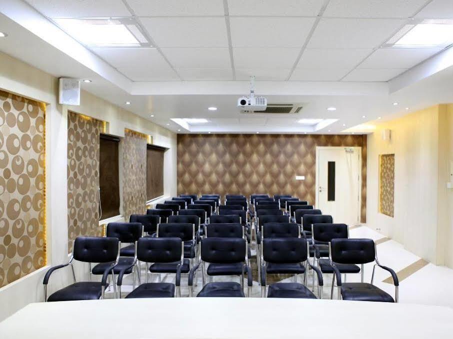 Hotel Sbs Grand Coimbatore Esterno foto
